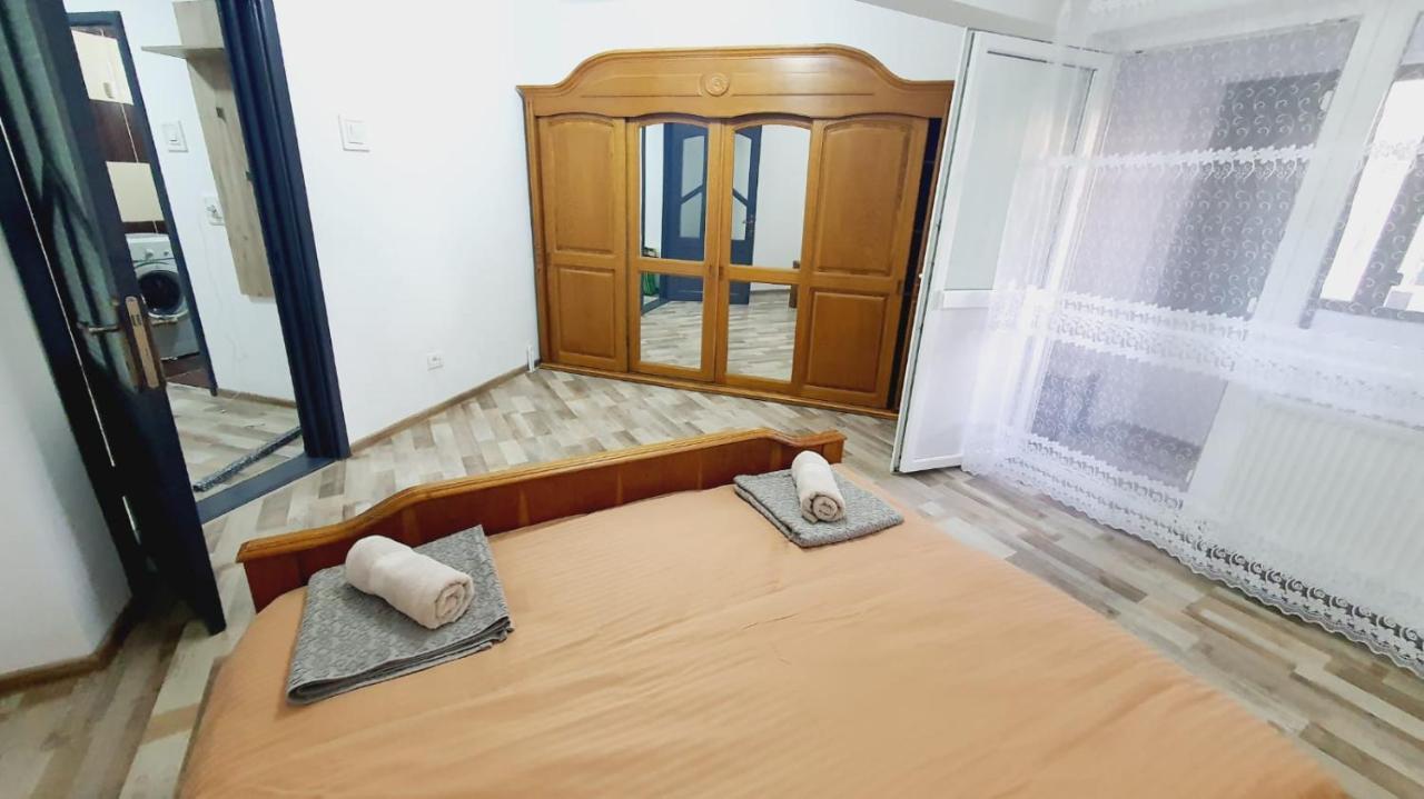 ドロベタ＝トゥルヌ・セヴェリンApartament Radoiアパートメント エクステリア 写真