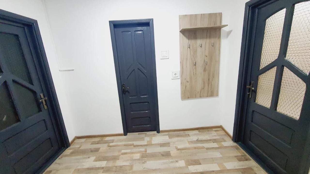 ドロベタ＝トゥルヌ・セヴェリンApartament Radoiアパートメント エクステリア 写真