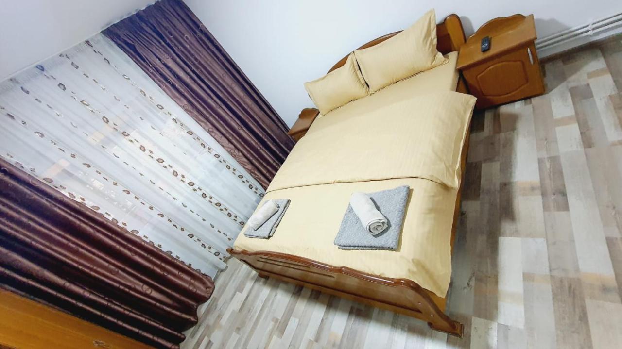 ドロベタ＝トゥルヌ・セヴェリンApartament Radoiアパートメント エクステリア 写真