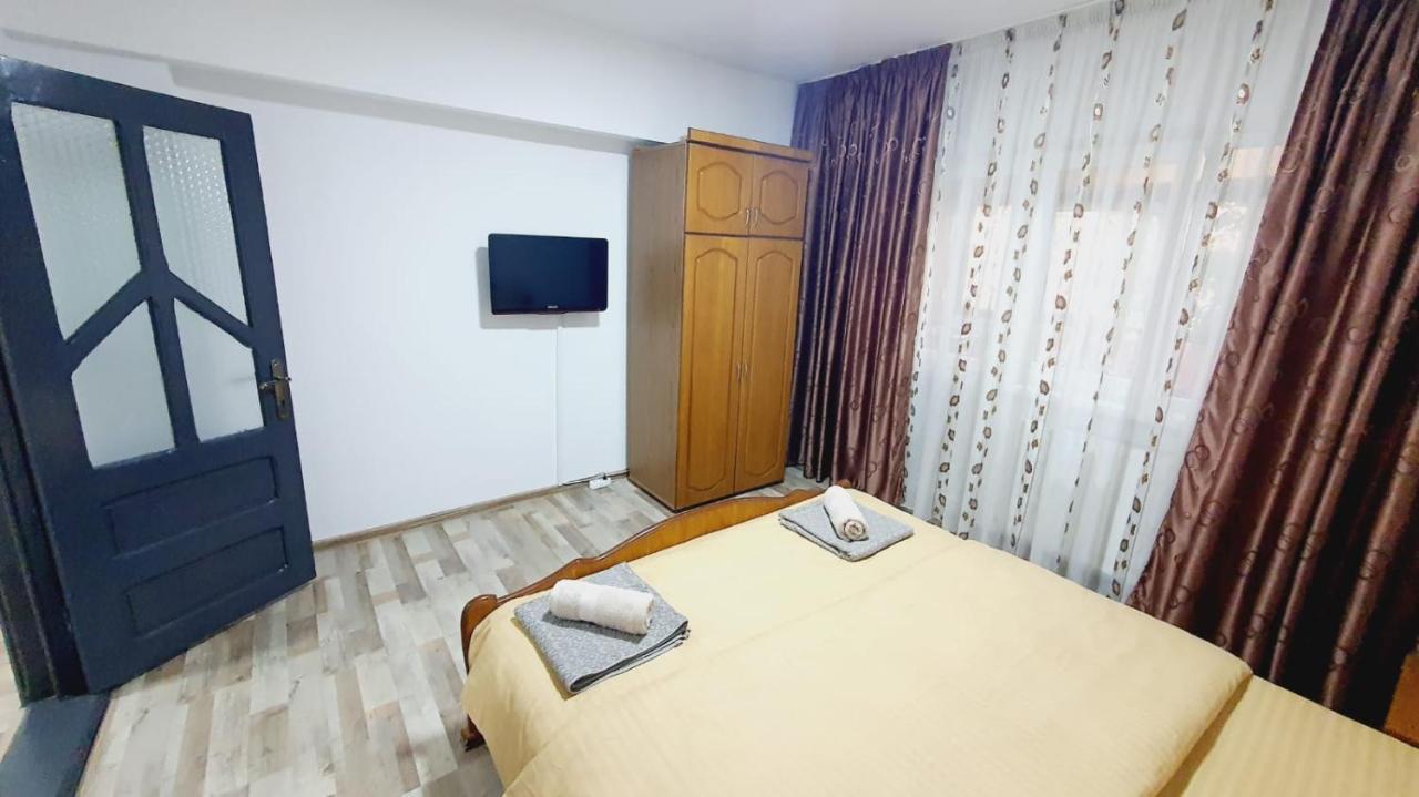 ドロベタ＝トゥルヌ・セヴェリンApartament Radoiアパートメント エクステリア 写真